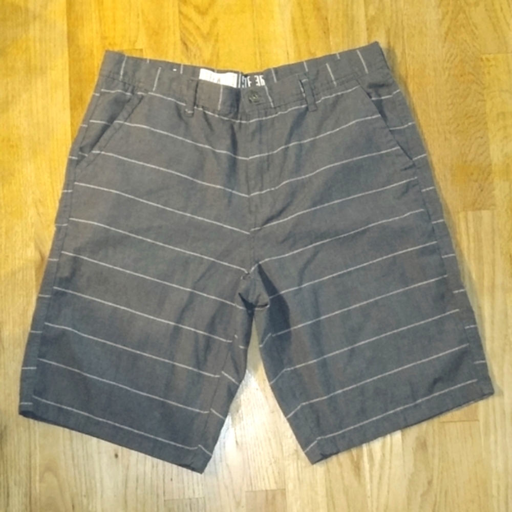Free World Men's Shorts Size 36